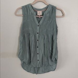 Knox Rose Mint Green Sleeveless Smocked Button-Front Top